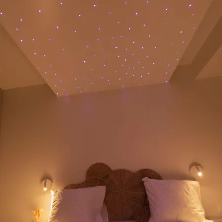 Modern 1 Slaapkamer-appartement Op 20 M Apartmán *